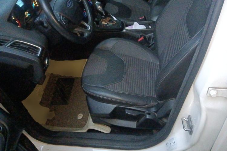 Used Ford Focus 2015 Hatchback 1.6L Automatic Fashion Edition Left Front Seat