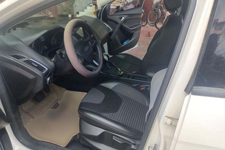 Used Ford Focus 2015 Sedan 1.6L Automatic Trend Model Left Front Seat