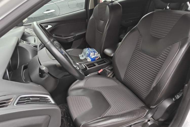 Used Ford Focus 2015 Hatchback 1.6L Automatic Fashion Edition Left Front Seat