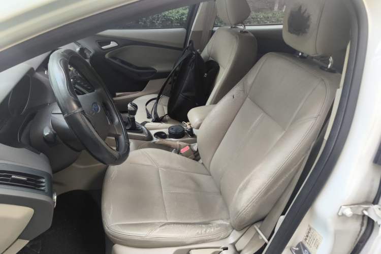 Used Ford Focus 2015 Sedan 1.6L Manual Comfort Model Left Front Seat