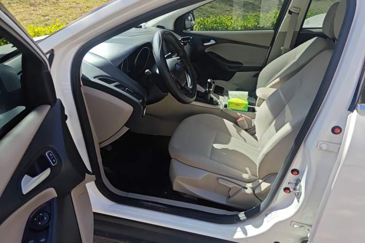 Used Ford Focus 2015 Sedan 1.6L Manual Comfort Model Left Front Seat