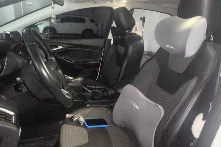 Used Ford Focus 2015 Hatchback 1.6L Automatic Fashion Edition Left Front Seat