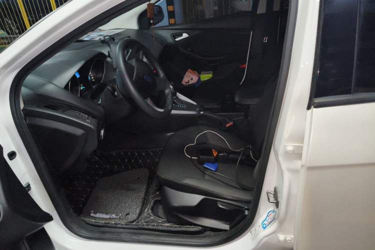 Used Ford Focus 2015 Hatchback 1.6L Automatic Comfort Model Left Front Seat
