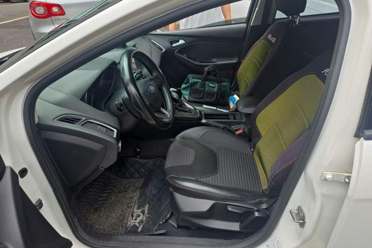 Used Ford Focus 2015 Sedan 1.6L Automatic Trend Model Left Front Seat