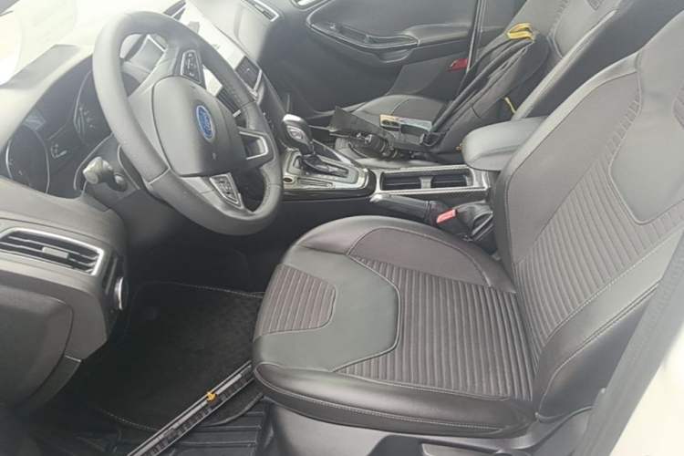 Used Ford Focus 2015 Sedan 1.6L Automatic Trend Model Left Front Seat