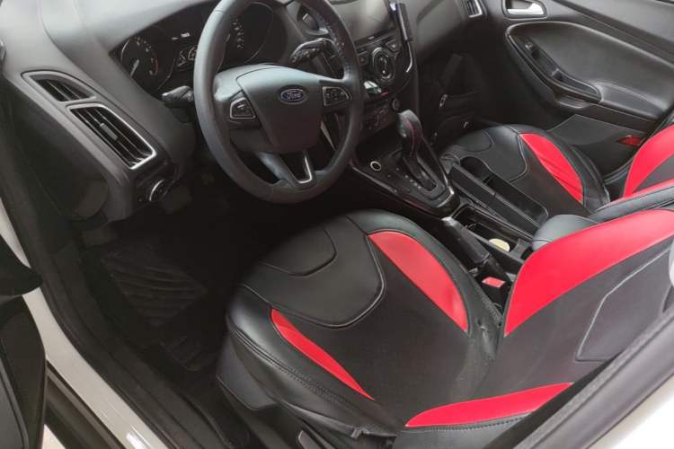 Used Ford Focus 2015 Hatchback EcoBoost 180 Automatic Elite Model Left Front Seat
