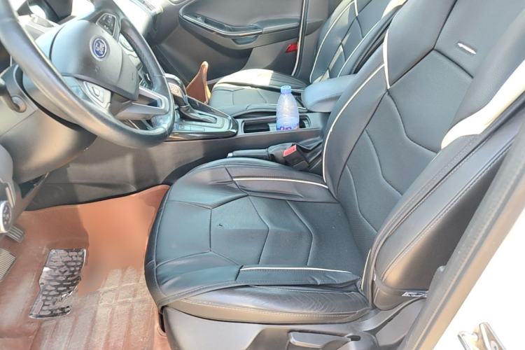 Used Ford Focus 2015 Hatchback EcoBoost 125 Automatic Supreme Style Edition Left Front Seat
