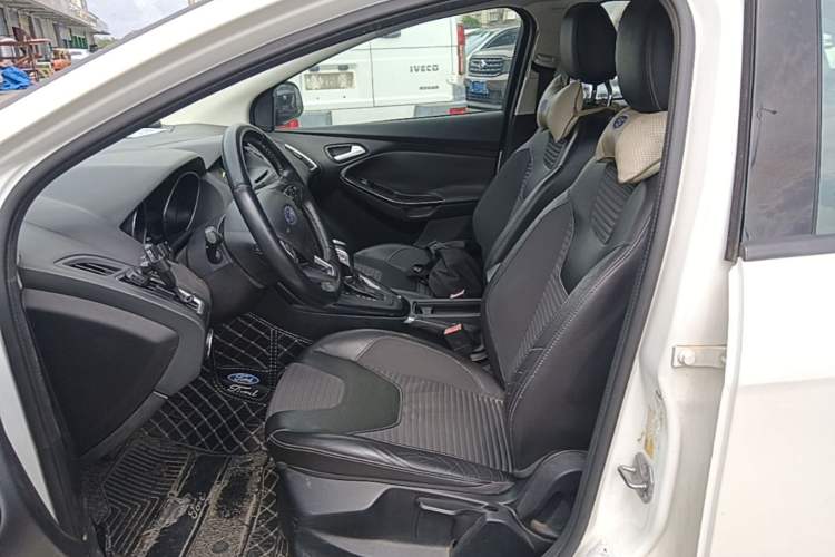 Used Ford Focus 2015 Sedan 1.6L Automatic Trend Model Left Front Seat