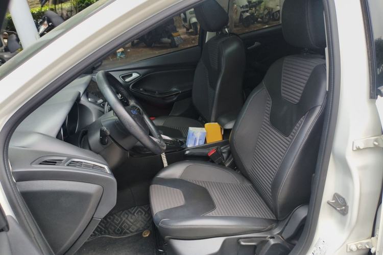 Used Ford Focus 2015 Hatchback 1.6L Automatic Fashion Edition Left Front Seat