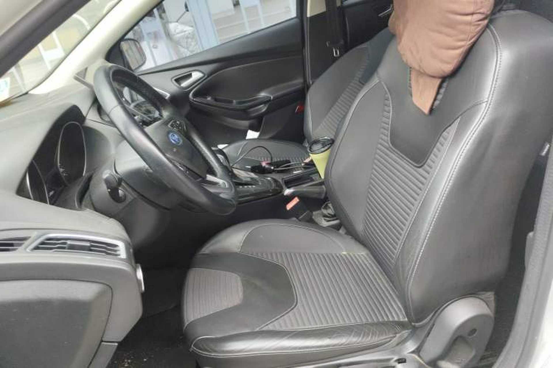 Used Ford Focus 2015 Hatchback EcoBoost 125 Automatic Supreme Style Edition Left Front Seat