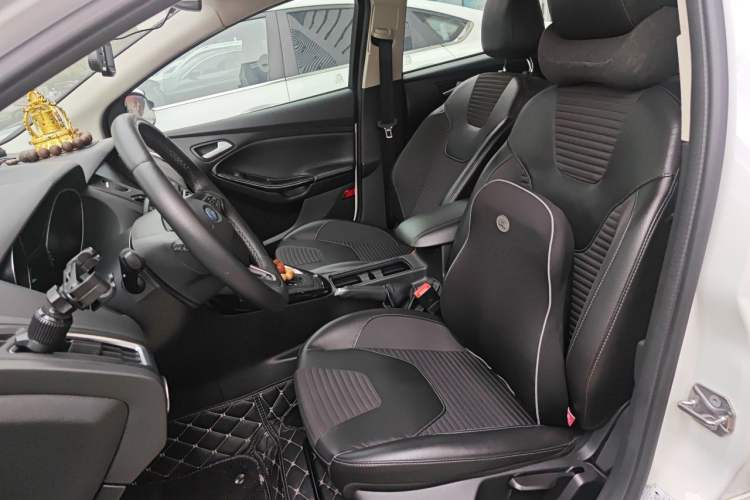 Used Ford Focus 2015 Sedan 1.6L Automatic Trend Model Left Front Seat