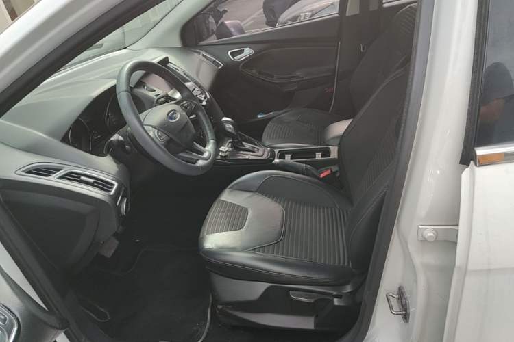 Used Ford Focus 2015 Sedan 1.6L Automatic Trend Model Left Front Seat