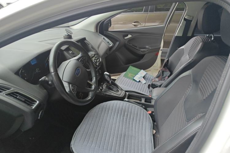 Used Ford Focus 2015 Hatchback 1.6L Automatic Fashion Edition Left Front Seat