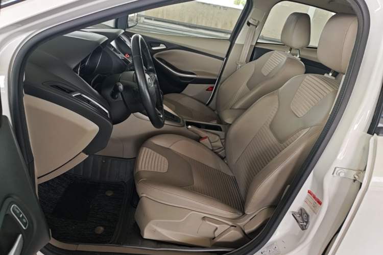 Used Ford Focus 2015 Sedan 1.6L Automatic Trend Model Left Front Seat
