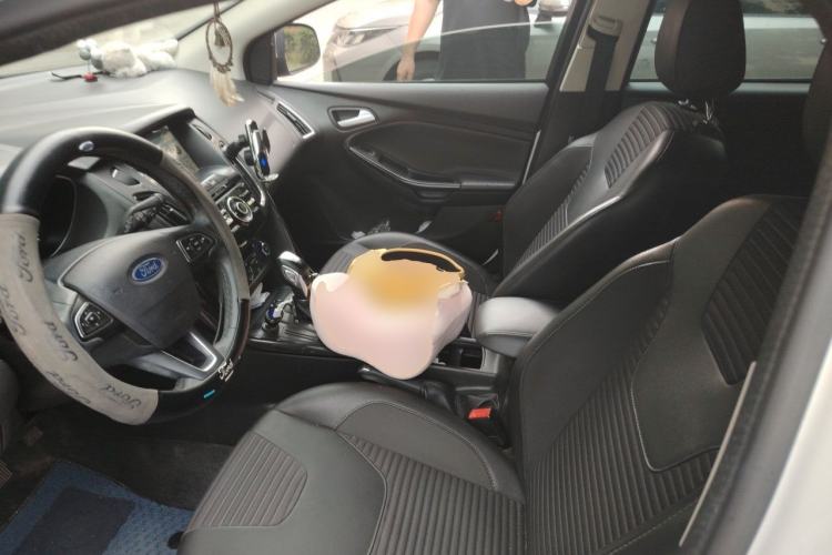Used Ford Focus 2015 Hatchback 1.6L Automatic Fashion Edition Left Front Seat
