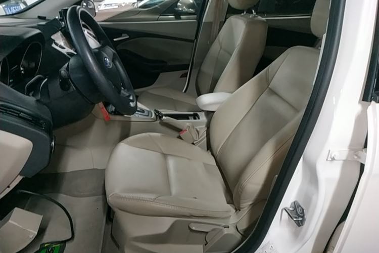 Used Ford Focus 2015 Sedan 1.6L Automatic Comfort Model Left Front Seat