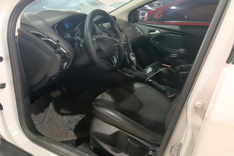 Used Ford Focus 2015 Sedan 1.6L Automatic Trend Model Left Front Seat