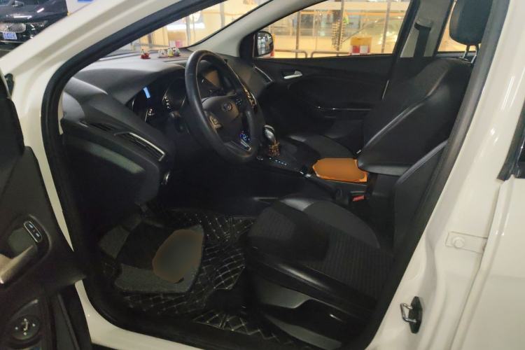 Used Ford Focus 2015 Sedan 1.6L Automatic Trend Model Left Front Seat