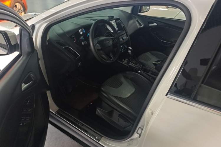 Used Ford Focus 2015 Sedan EcoBoost 180 Automatic Elite Model Left Front Seat
