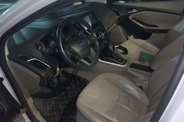 Used Ford Focus 2015 Sedan EcoBoost 180 Automatic Flagship Model Left Front Seat