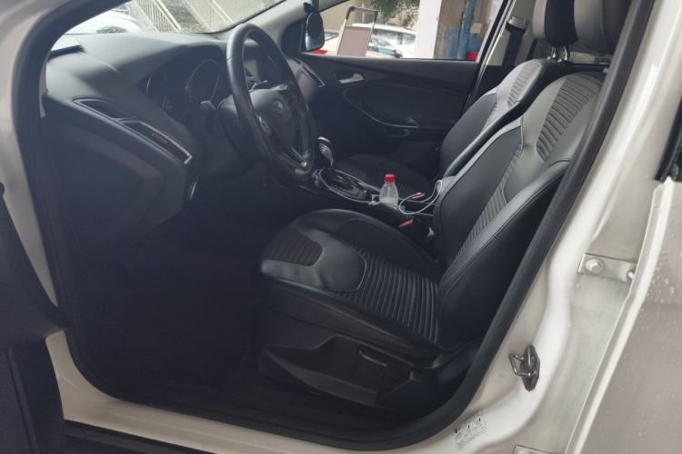 Used Ford Focus 2015 Sedan 1.6L Automatic Trend Model Left Front Seat