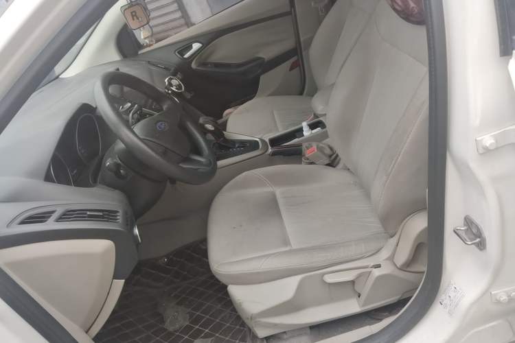 Used Ford Focus 2015 Sedan 1.6L Automatic Comfort Model Left Front Seat