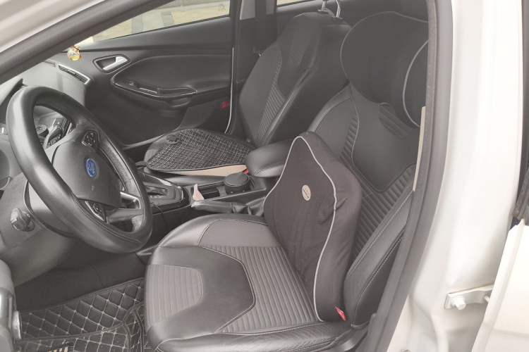 Used Ford Focus 2015 Hatchback 1.6L Automatic Fashion Edition Left Front Seat
