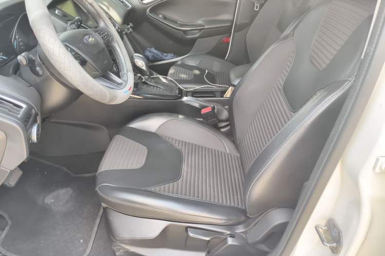 Used Ford Focus 2015 Hatchback 1.6L Automatic Fashion Edition Left Front Seat