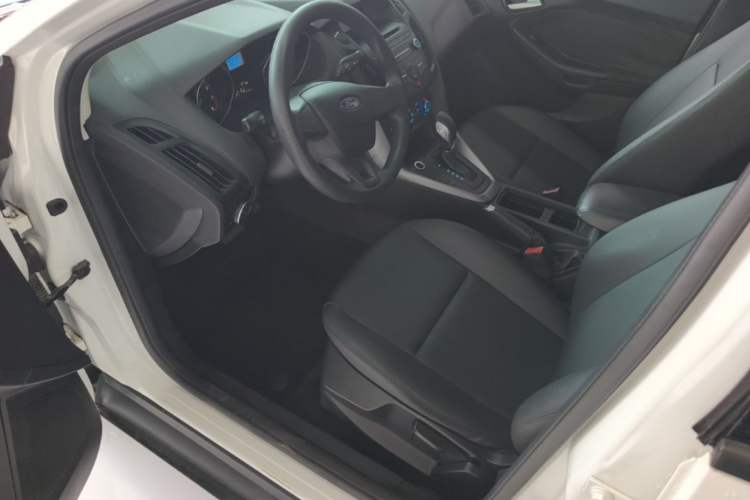 Used Ford Focus 2015 Hatchback 1.6L Automatic Comfort Model Left Front Seat