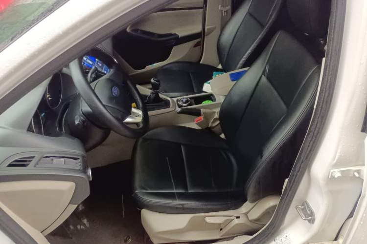 Used Ford Focus 2015 Sedan 1.6L Manual Comfort Model Left Front Seat