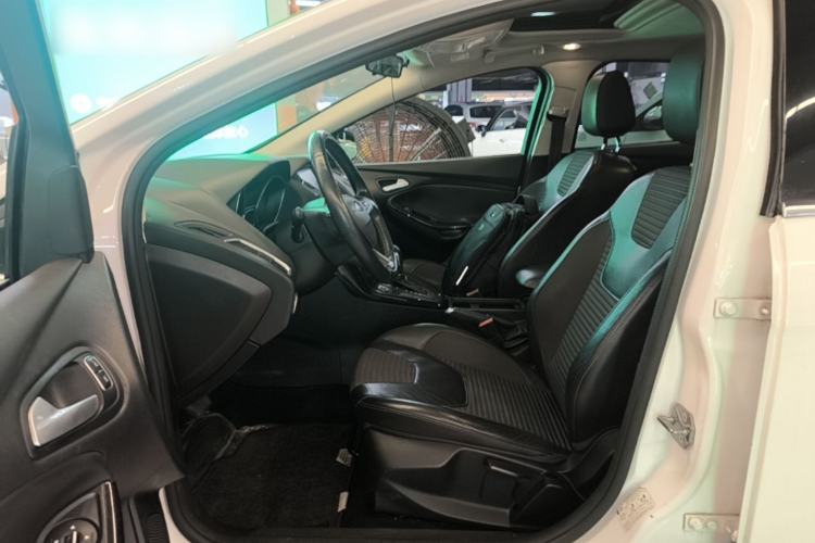 Used Ford Focus 2015 Hatchback EcoBoost 180 Automatic Elite Model Left Front Seat