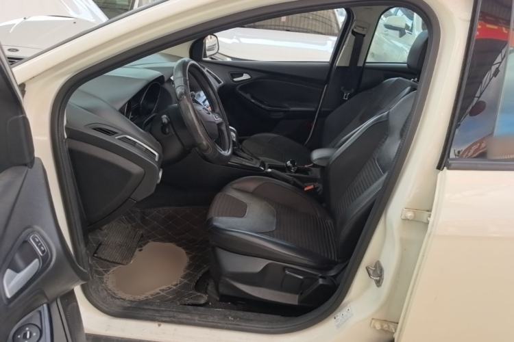Used Ford Focus 2015 Sedan 1.6L Automatic Trend Model Left Front Seat