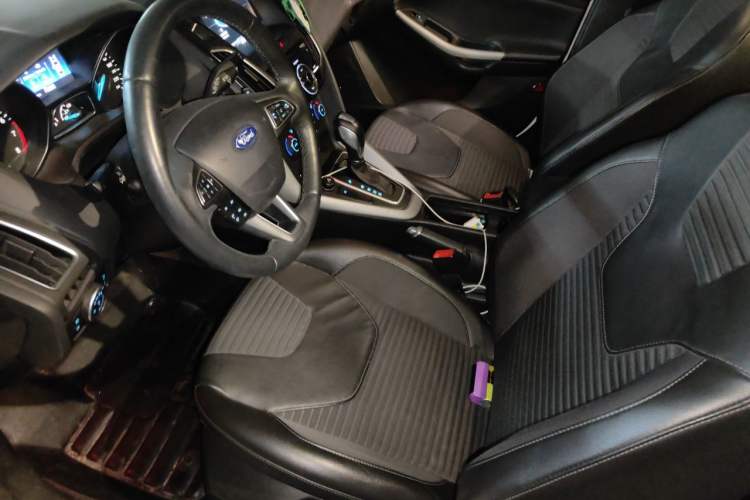 Used Ford Focus 2015 Hatchback EcoBoost 180 Automatic Sport Model Left Front Seat