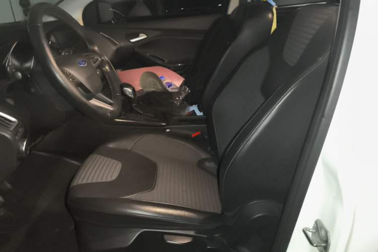 Used Ford Focus 2015 Hatchback 1.6L Automatic Fashion Edition Left Front Seat