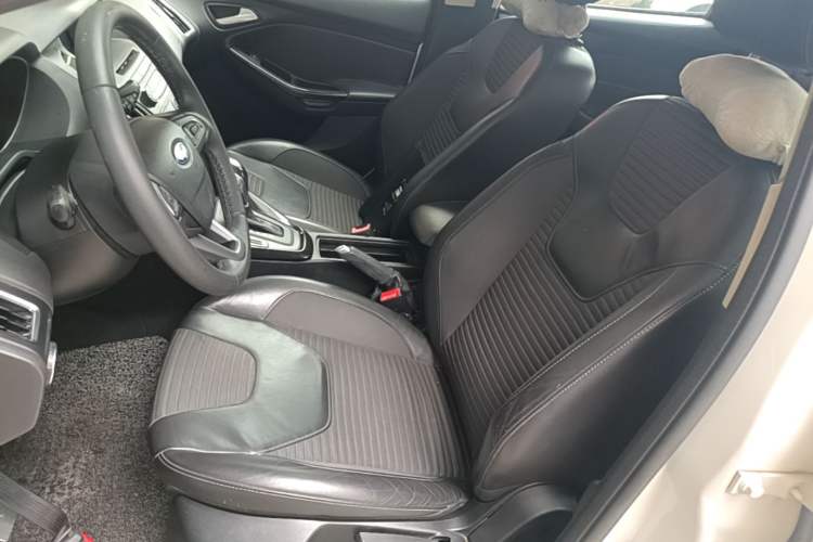 Used Ford Focus 2015 Hatchback 1.6L Automatic Fashion Edition Left Front Seat