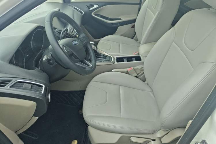 Used Ford Focus 2015 Sedan 1.6L Automatic Trend Model Left Front Seat