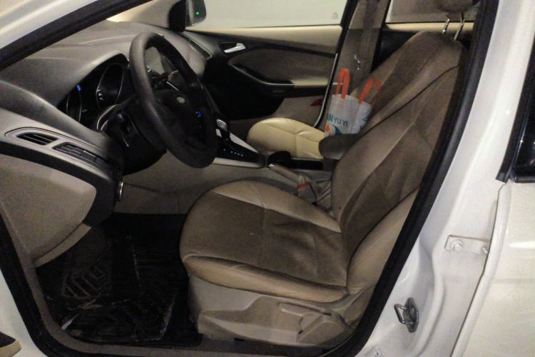 Used Ford Focus 2015 Sedan 1.6L Automatic Comfort Model Left Front Seat
