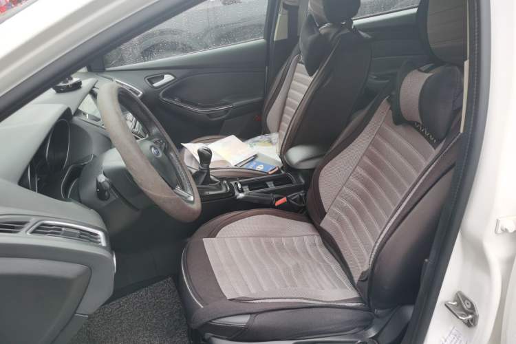 Used Ford Focus 2015 Sedan 1.6L Manual Fashion Edition Left Front Seat