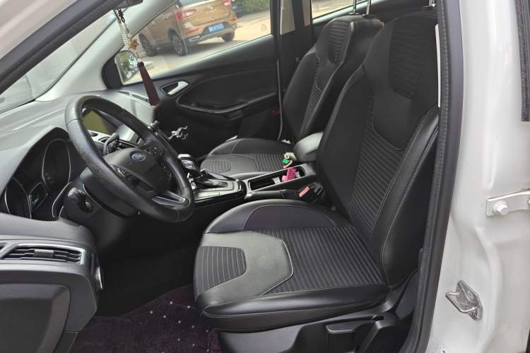 Used Ford Focus 2015 Hatchback EcoBoost 180 Automatic Elite Model Left Front Seat