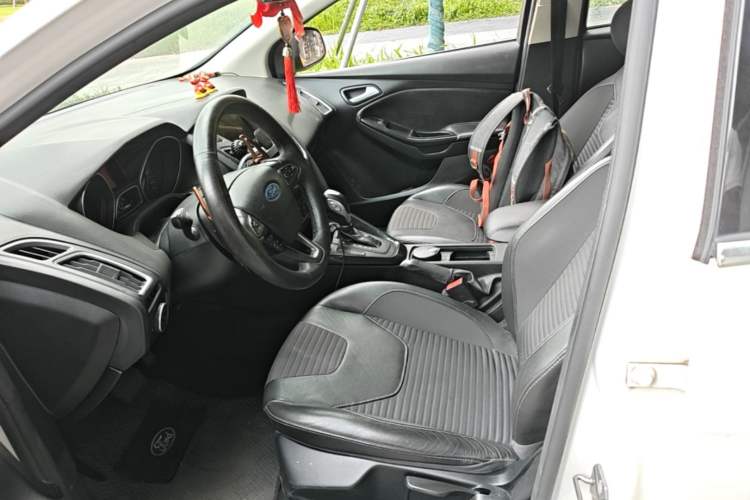 Used Ford Focus 2015 Hatchback EcoBoost 180 Automatic Elite Model Left Front Seat