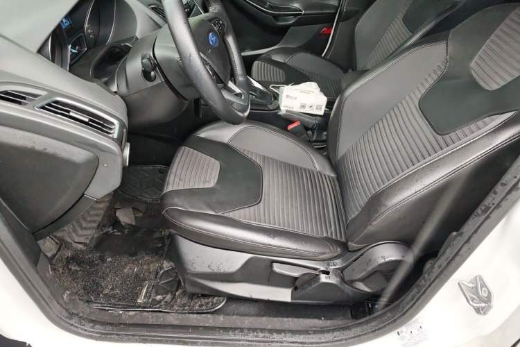 Used Ford Focus 2015 Hatchback EcoBoost 180 Automatic Elite Model Left Front Seat