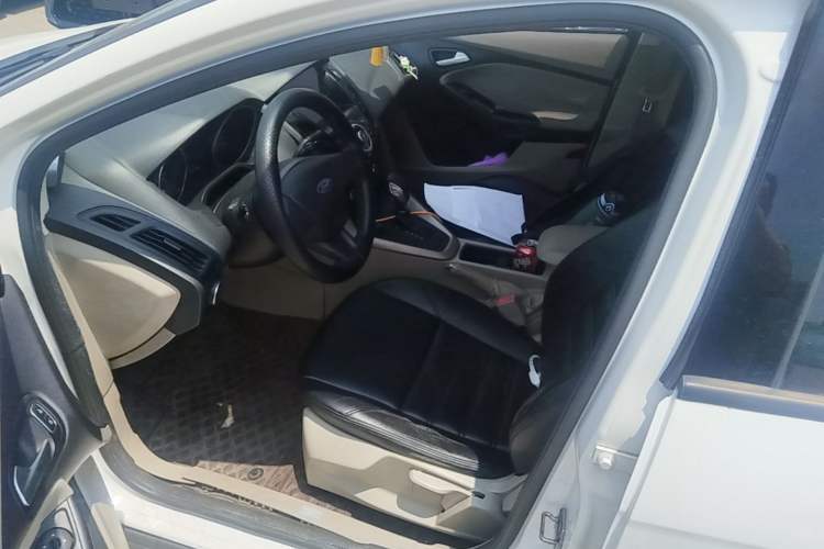 Used Ford Focus 2015 Sedan 1.6L Automatic Comfort Model Left Front Seat