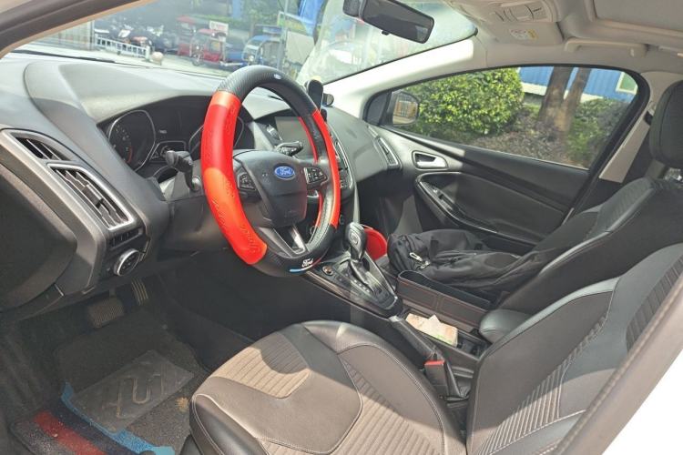 Used Ford Focus 2015 Hatchback EcoBoost 180 Automatic Elite Model Left Front Seat