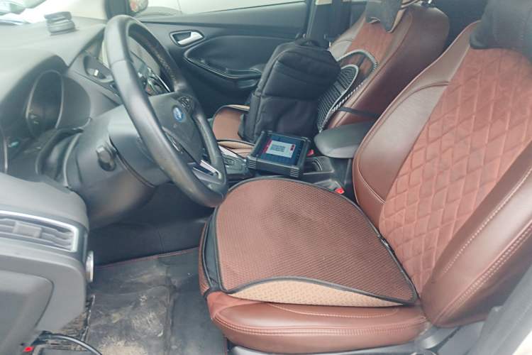 Used Ford Focus 2015 Hatchback 1.6L Automatic Fashion Edition Left Front Seat