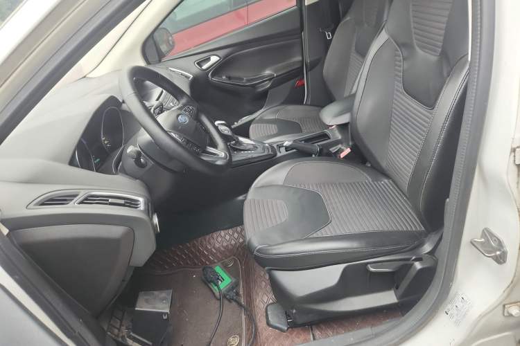 Used Ford Focus 2015 Sedan 1.6L Automatic Trend Model Left Front Seat
