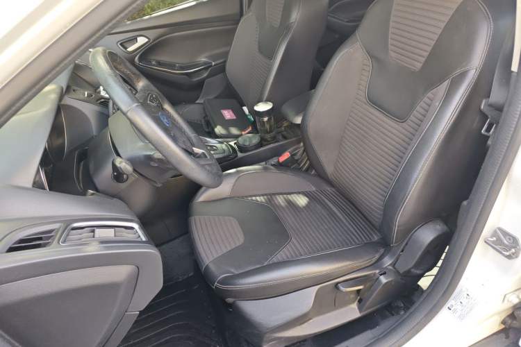 Used Ford Focus 2015 Sedan EcoBoost 125 Automatic Supreme Style Edition Left Front Seat