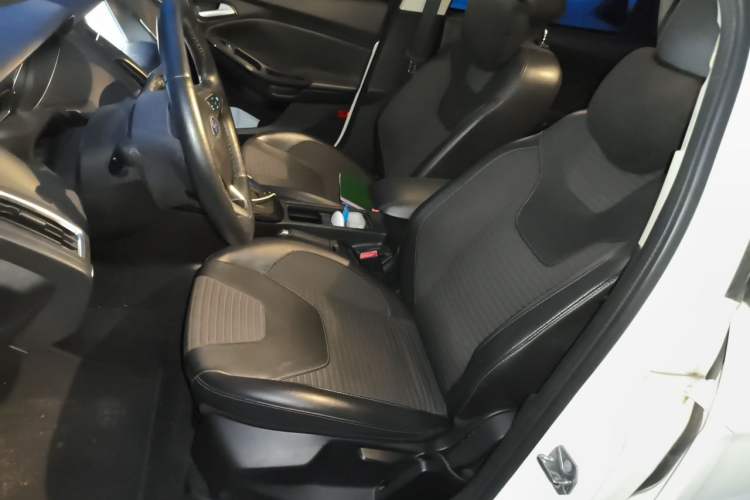 Used Ford Focus 2015 Hatchback EcoBoost 180 Automatic Elite Model Left Front Seat
