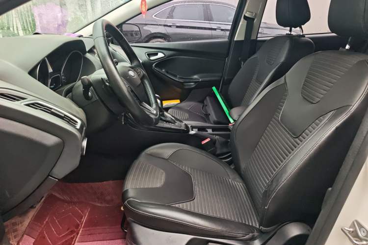 Used Ford Focus 2015 Hatchback EcoBoost 180 Automatic Elite Model Left Front Seat