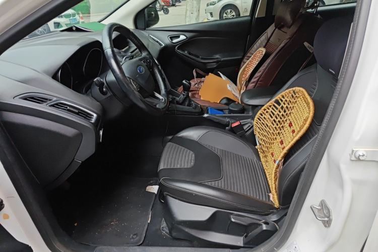 Used Ford Focus 2015 Hatchback 1.6L Manual Fashion Edition Left Front Seat