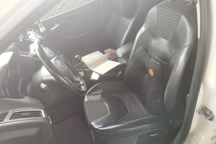 Used Ford Focus 2015 Sedan EcoBoost 125 Manual – Ultra-Style Edition Left Front Seat